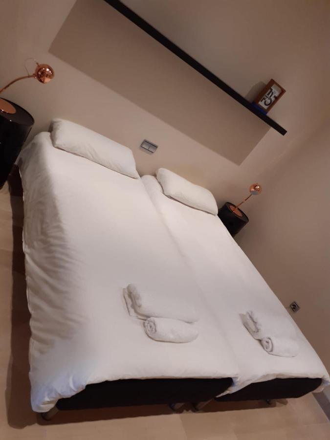 Bahia De La Plata Seafront Appartement Estepona Buitenkant foto