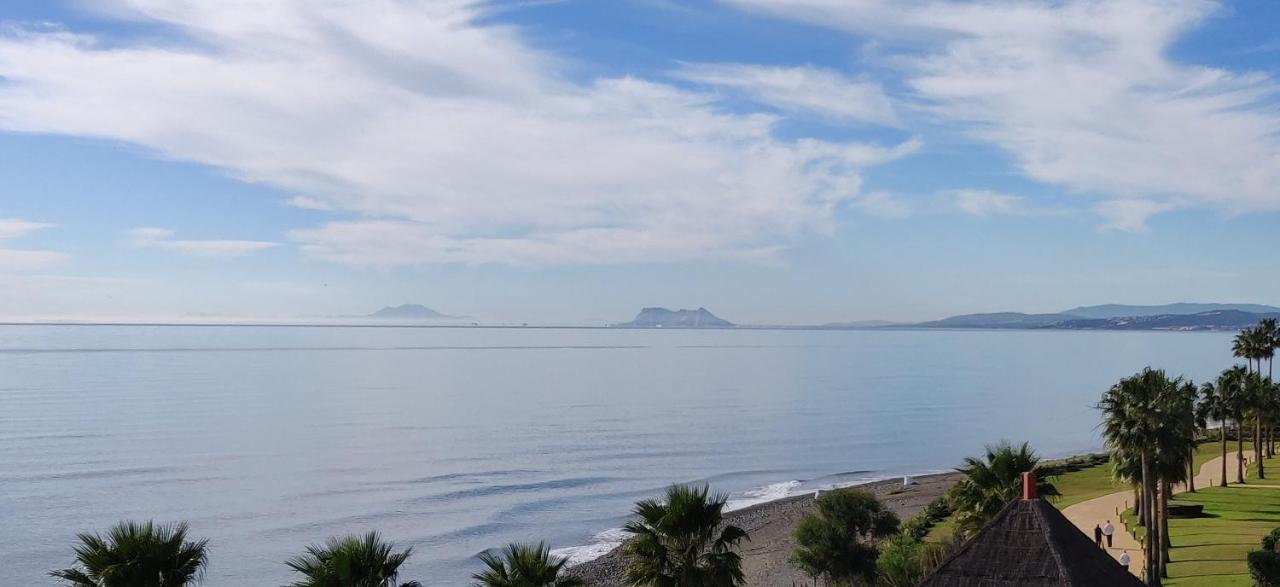 Bahia De La Plata Seafront Appartement Estepona Buitenkant foto