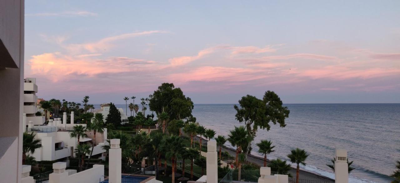 Bahia De La Plata Seafront Appartement Estepona Buitenkant foto