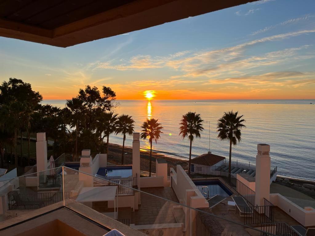 Bahia De La Plata Seafront Appartement Estepona Buitenkant foto